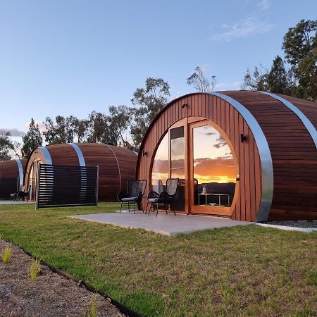 Barrel View Luxury Cabins Ballandean Exterior foto